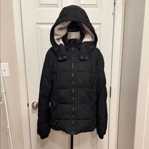 AE Women’s XL Winter Jacket in Black with removable hood